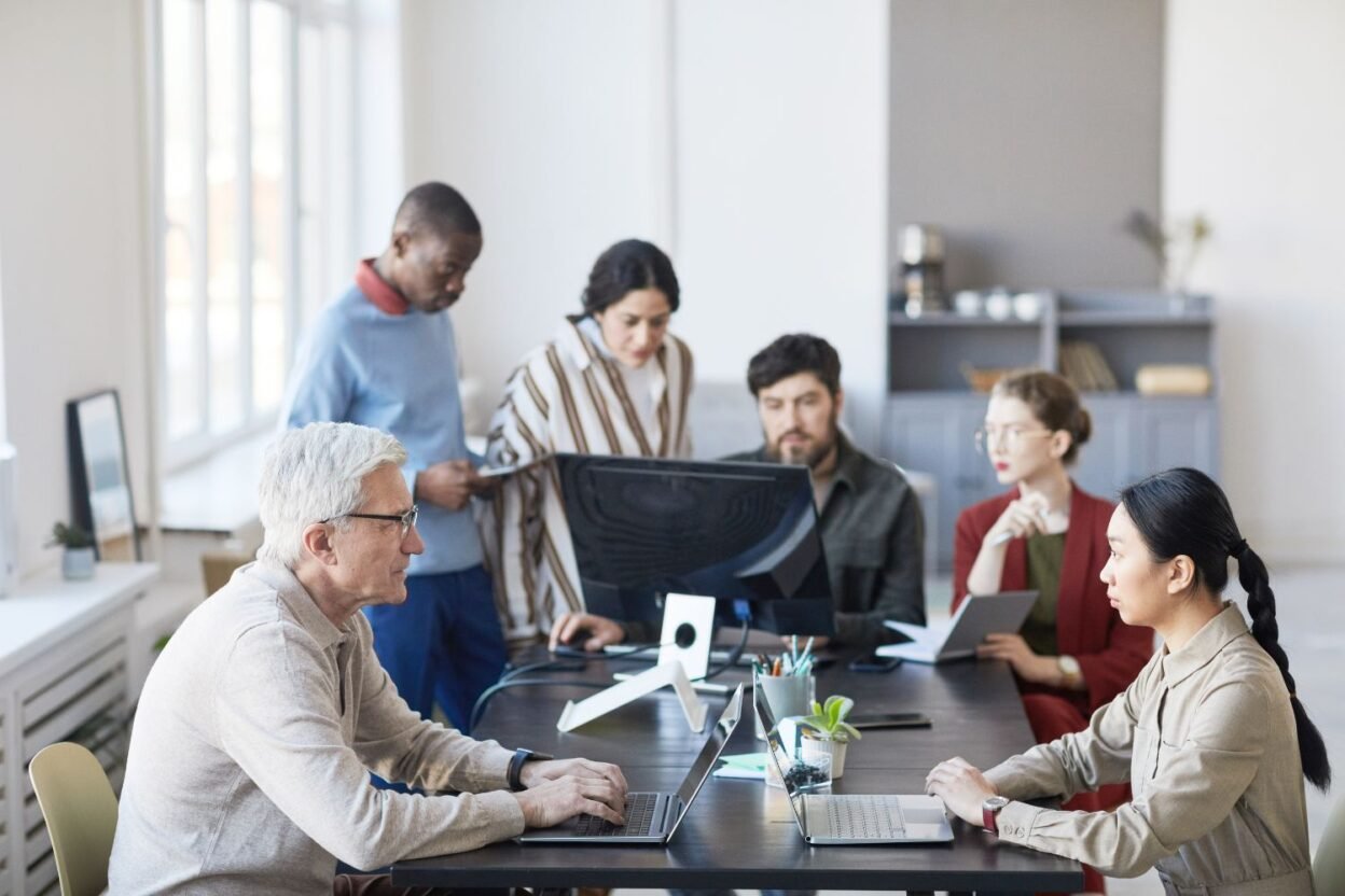 5 Simple Ways Cloud Computing Saves Small Businesses Money